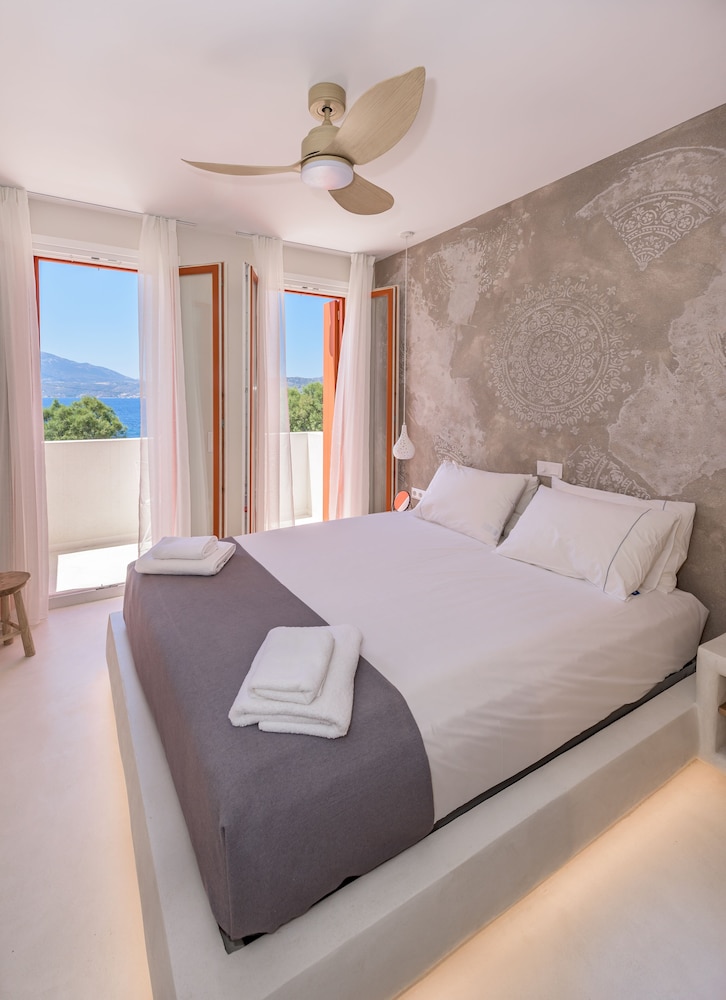Beachfront Boutique Houses (Orange) photo 2