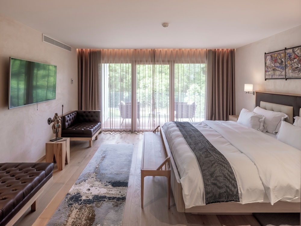 Deluxe Suite