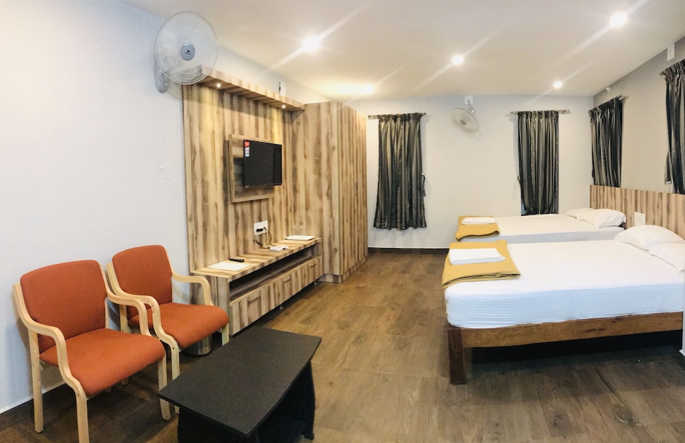 Quadruple room with Balcony - Photo 1