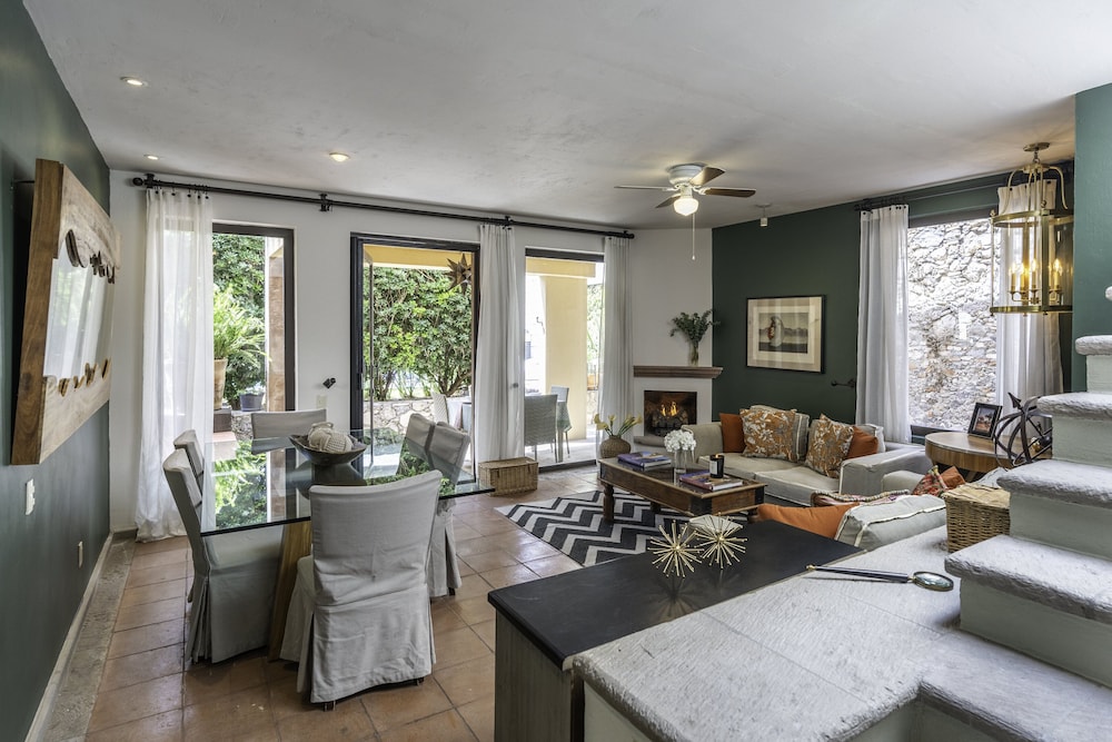 Exclusive House photo 1