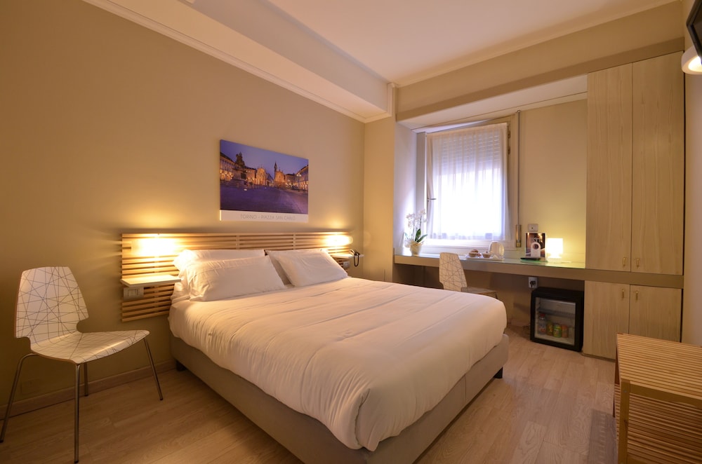 Double or Twin Room - Photo 2