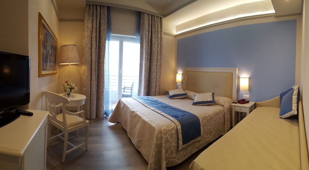 Superior Double Room, Terrace, Sea View photo 1