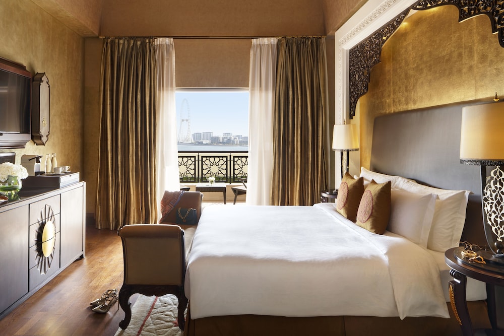 Imperial Two Bedroom Suite, Club Lounge access/benefits, afternoon tea, luxury spa facilities