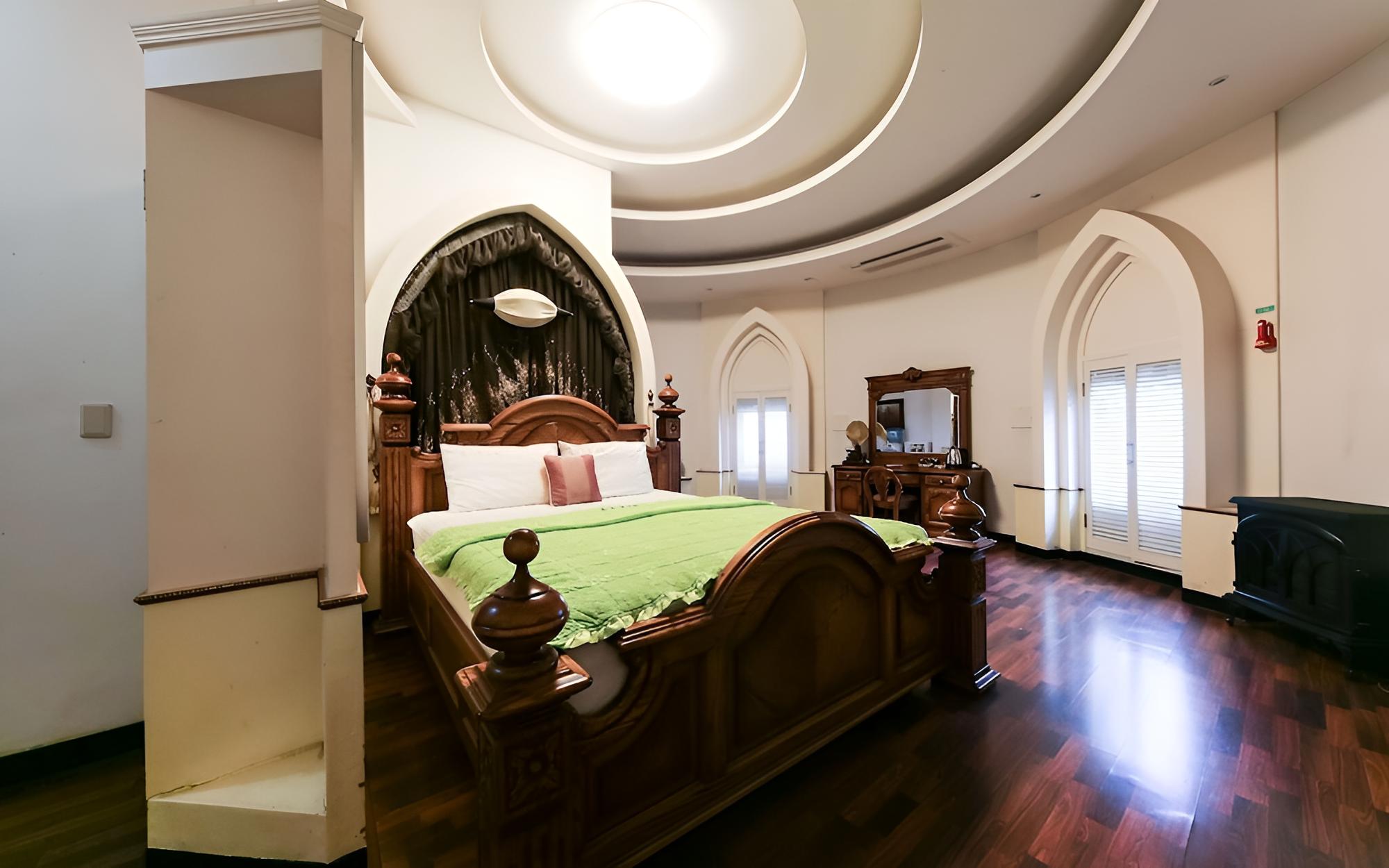 Room (Royal Suite) photo 1