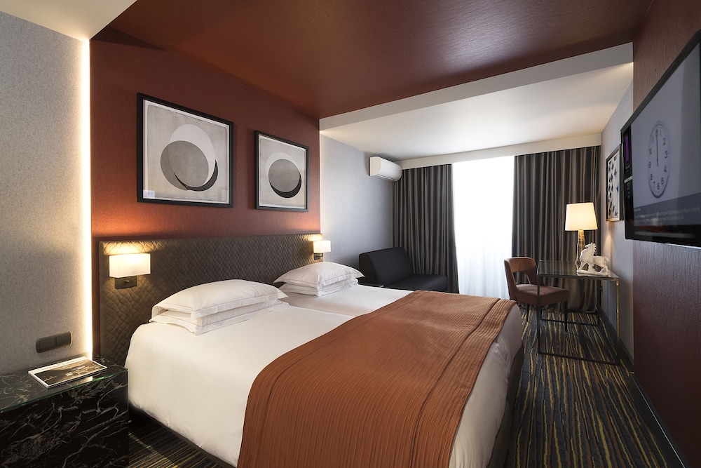 Deluxe Triple Panoramic View Room
