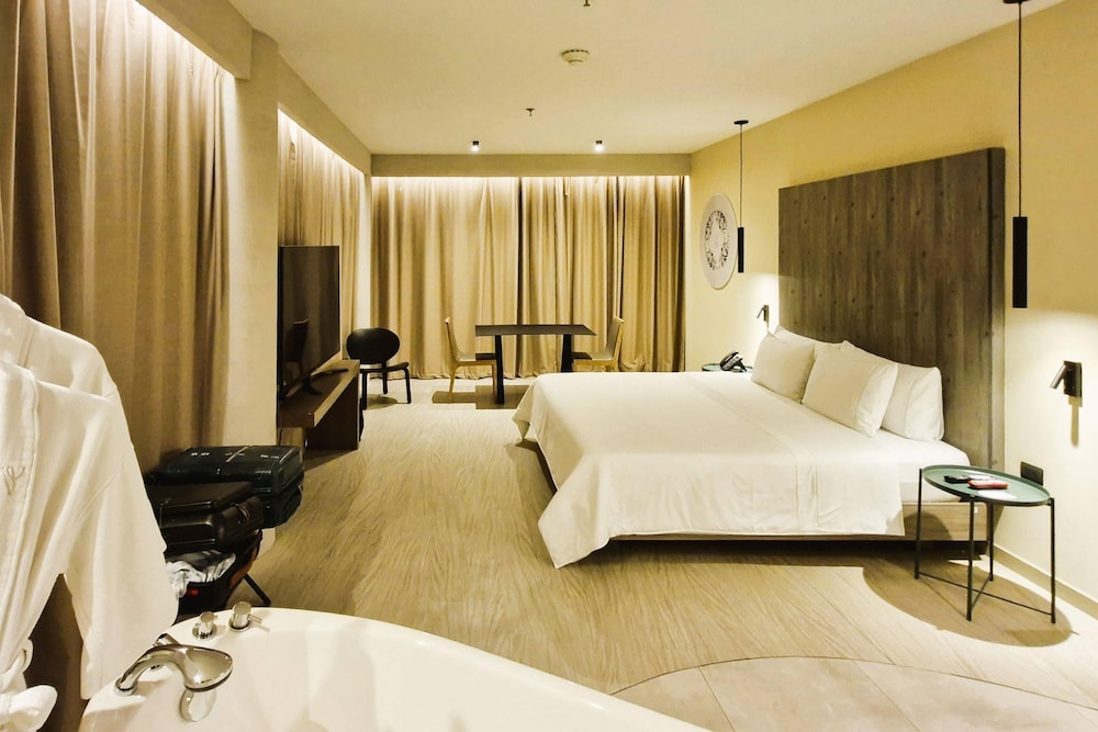 Suite, 1 King Bed