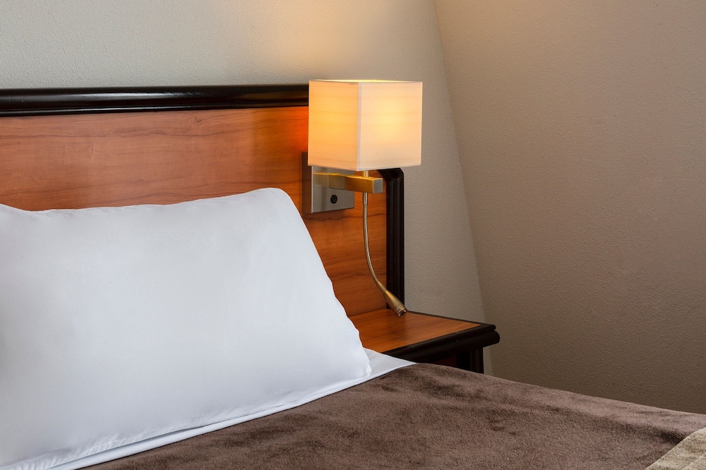 Triple Room, 1 queen bed and 1 single bed - Photo 2