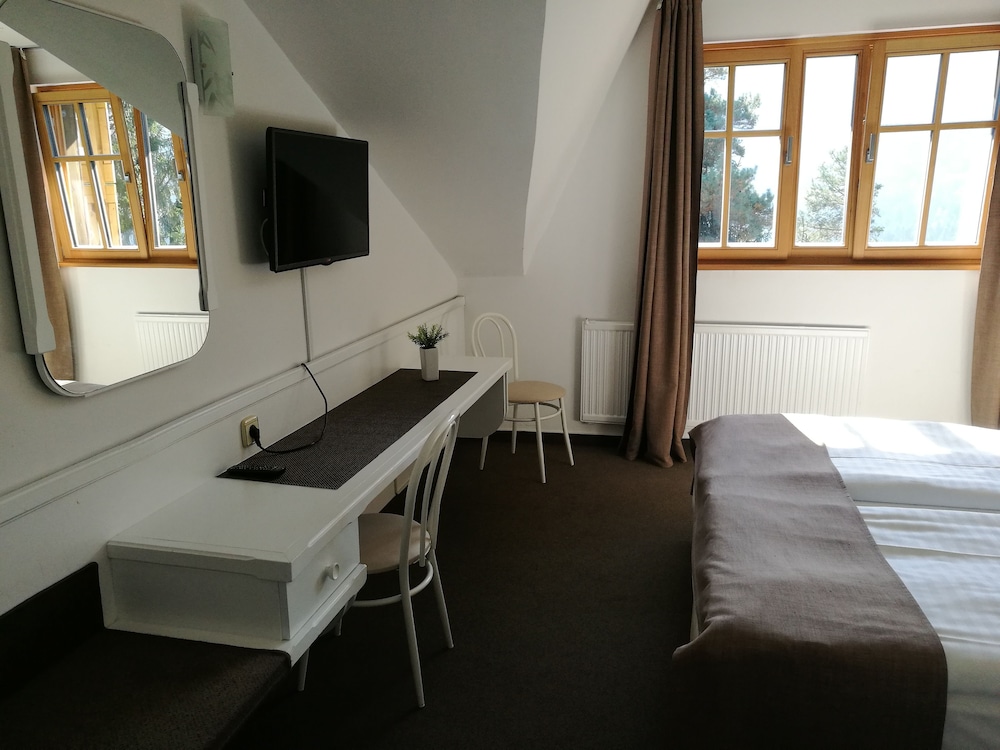 Standard Double or Twin Room - Photo 3