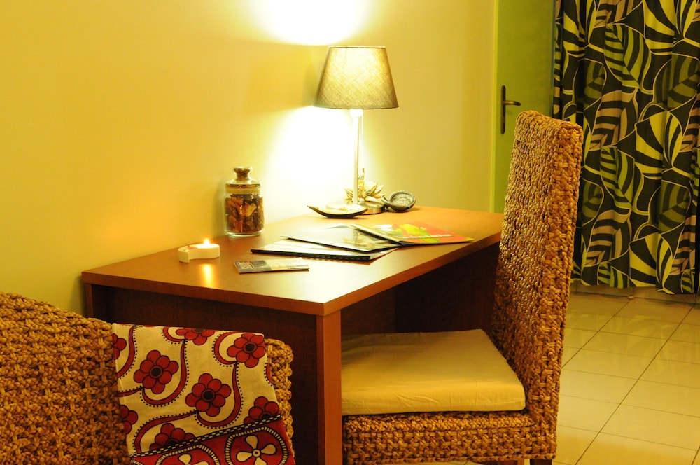 Standard Double Room, Refrigerator & Microwave photo 2
