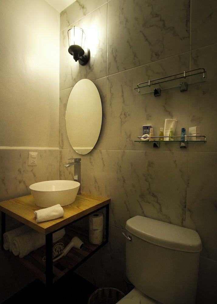 Queen Room photo 3
