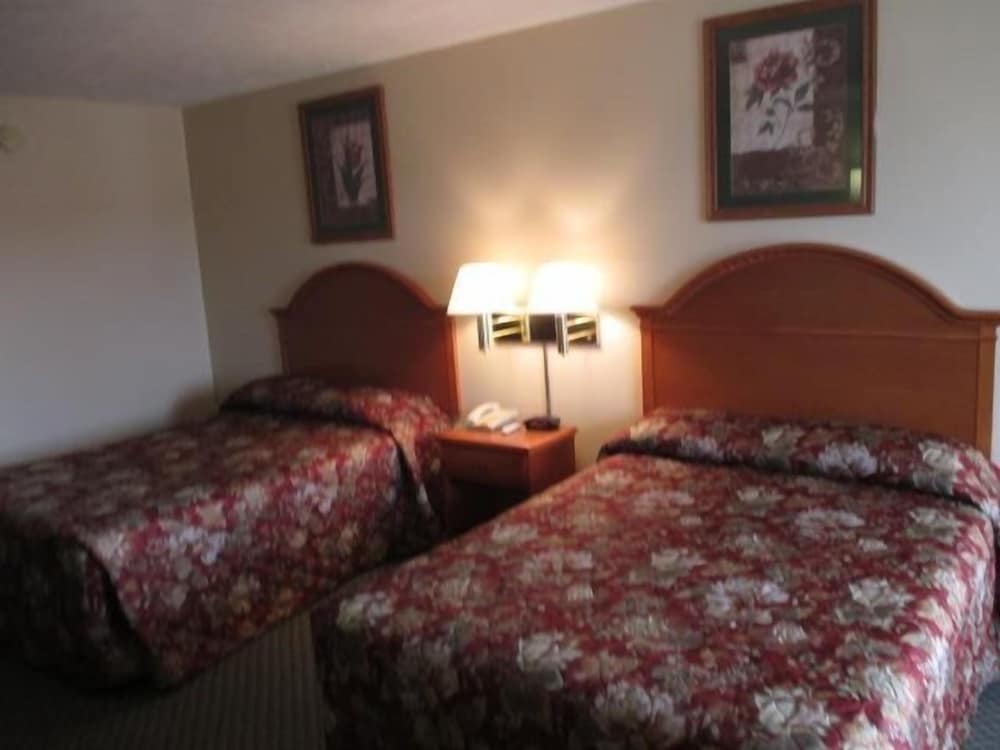 Room, 2 Queen Beds, Non Smoking photo 1