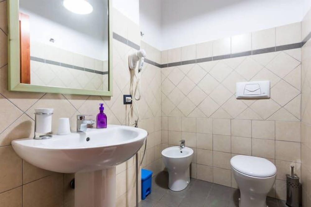 Deluxe Suite, Jetted Tub photo 2