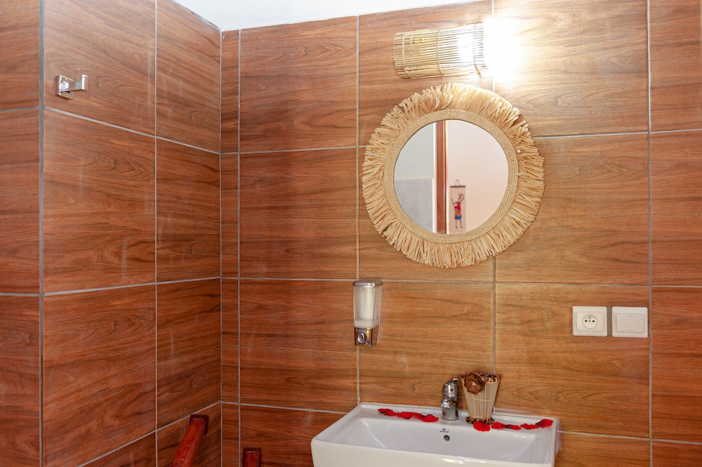 Deluxe Double Room Single Use photo 2