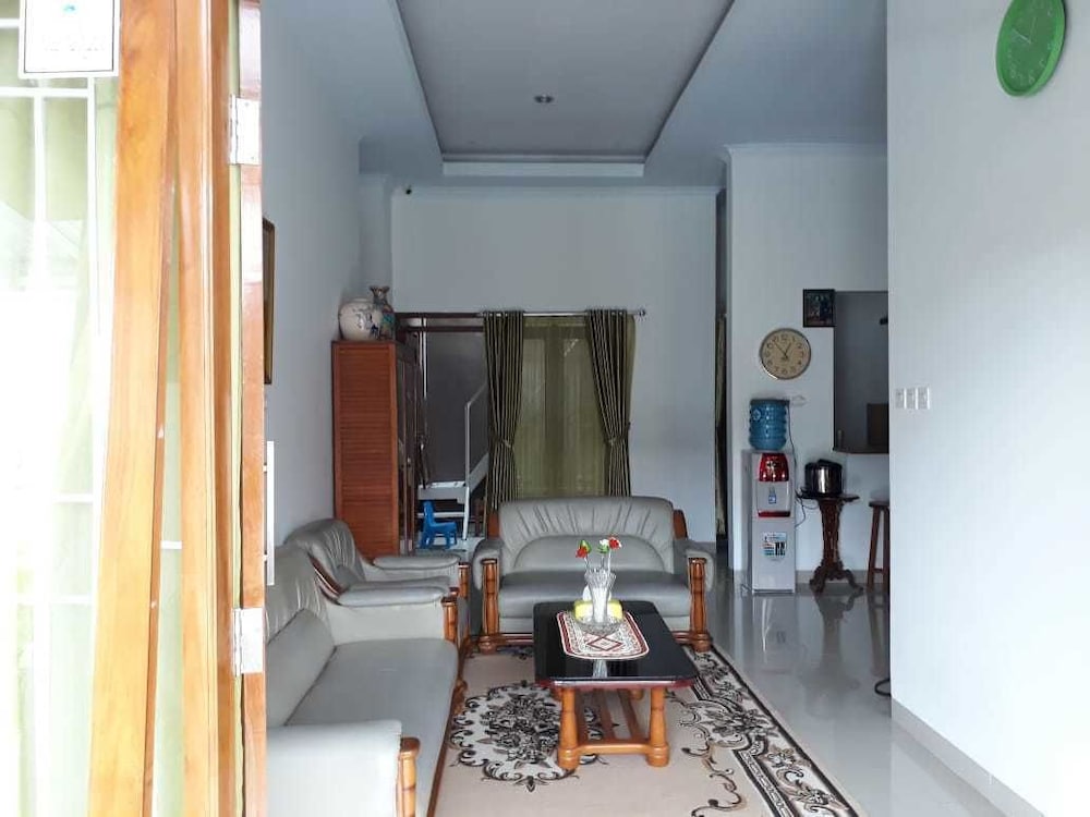Standard House photo 3
