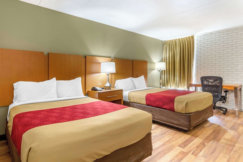 Standard Double Room, 2 Double Beds, Non Smoking - Photo 1