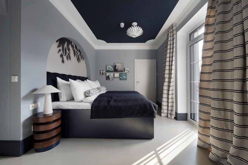 Medium Room - Photo 1
