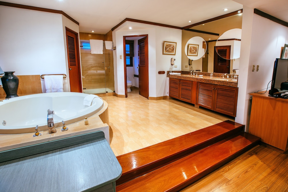 Premium Suite, 1 Bedroom, Hot Tub photo 3