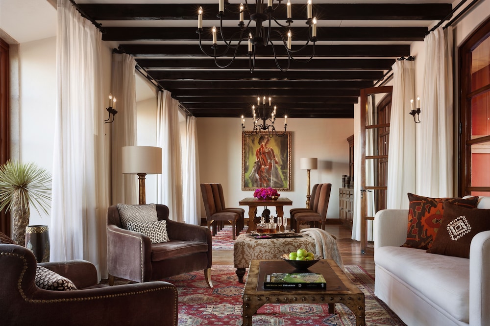 Rosewood Suite - Photo 1