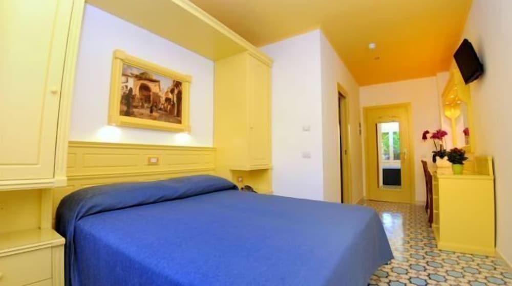 Classic Double or Twin Room - Photo 2