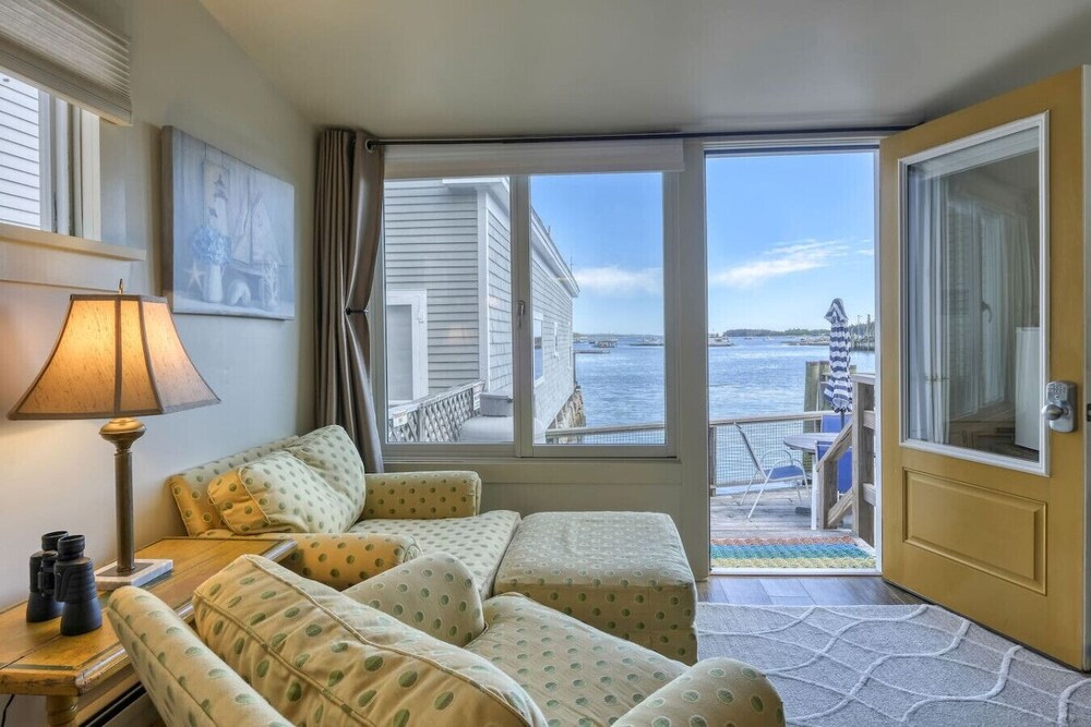 Double Room, 1 King Bed, Sea View (The Angelique) photo 3