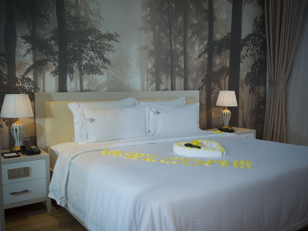 Deluxe Double Room, City View - Photo 3