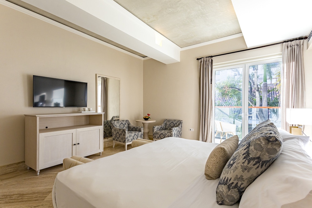 Premium Double Room Single Use - Photo 3