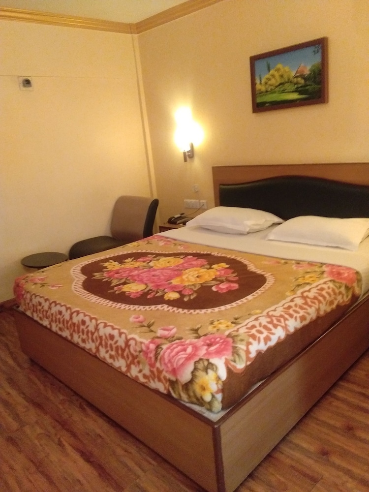 Deluxe Room - Photo 5