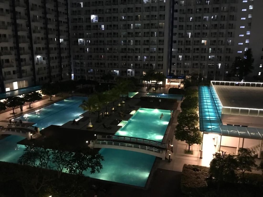 Condo, 2 Bedrooms, Accessible, Smoking