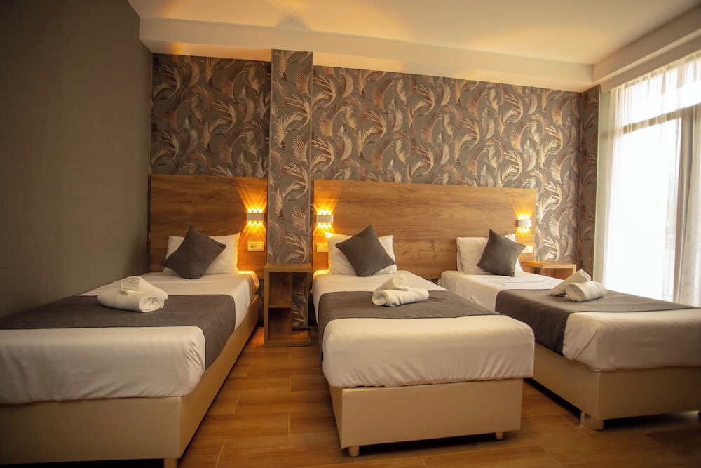 Triple Room, Balcony, Courtyard View