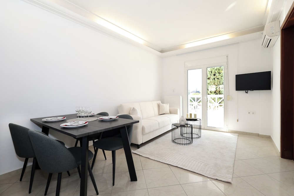 One Bedroom Apartment with Sea View
