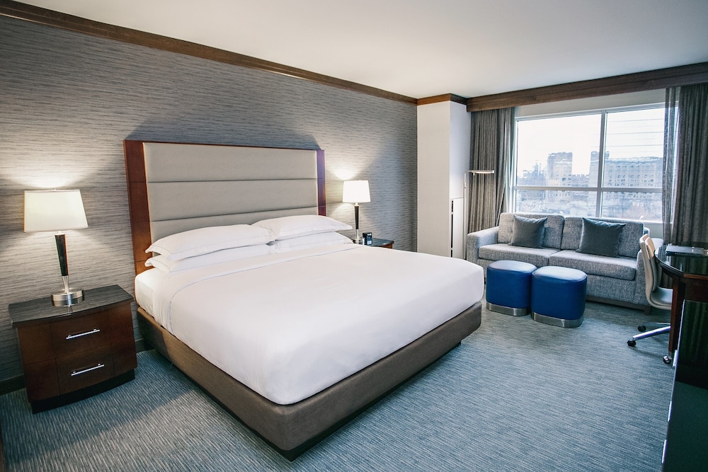 Executive Room, 1 King Bed, Club Lounge Access photo 3