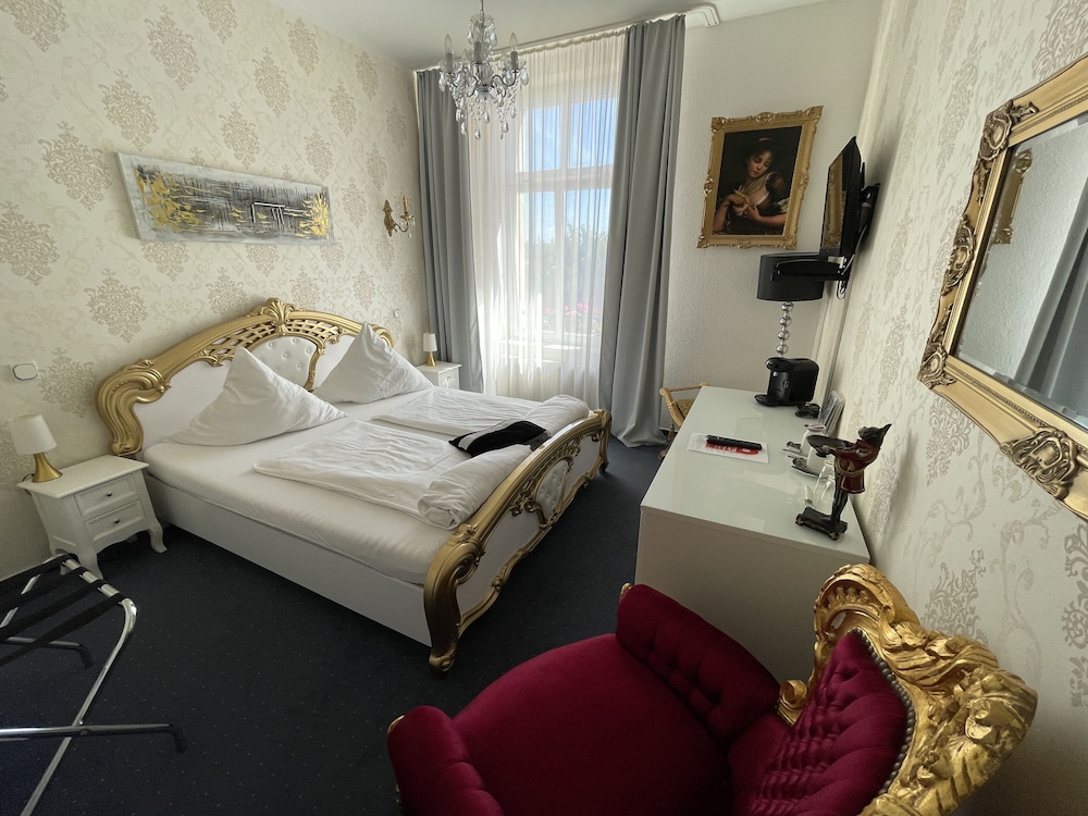 Classic Double Room