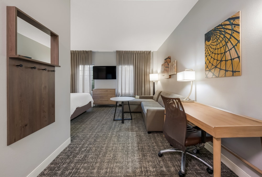 Studio Suite, 1 Queen Bed, Kitchen photo 3
