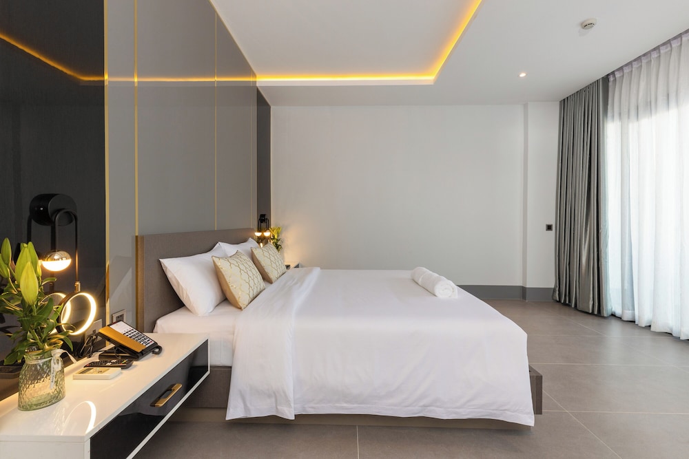 Premier Double Room, 1 King Bed - Photo 1