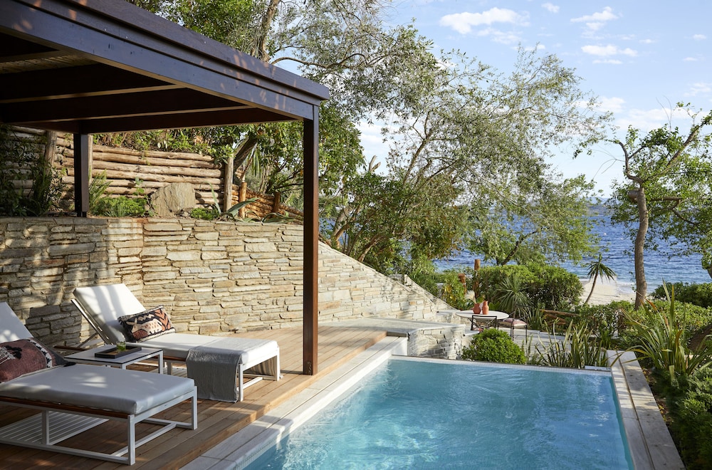 Grand Suite Sea Front with Private Pool
