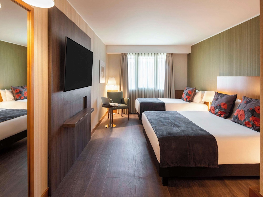 Standard Room, Multiple Beds - Photo 7