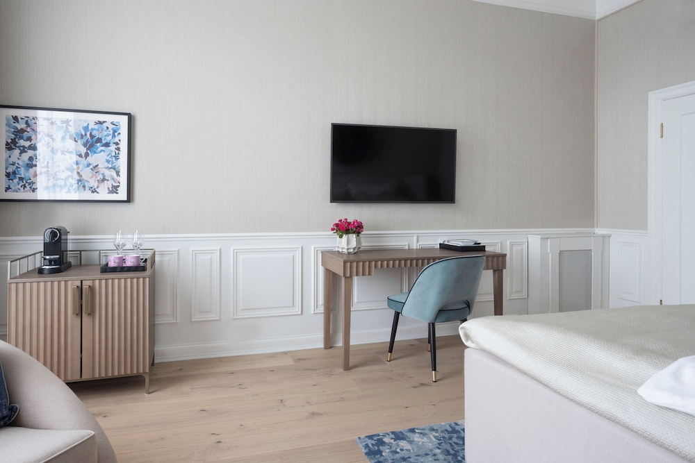 Superior Room (With View) - Photo 4