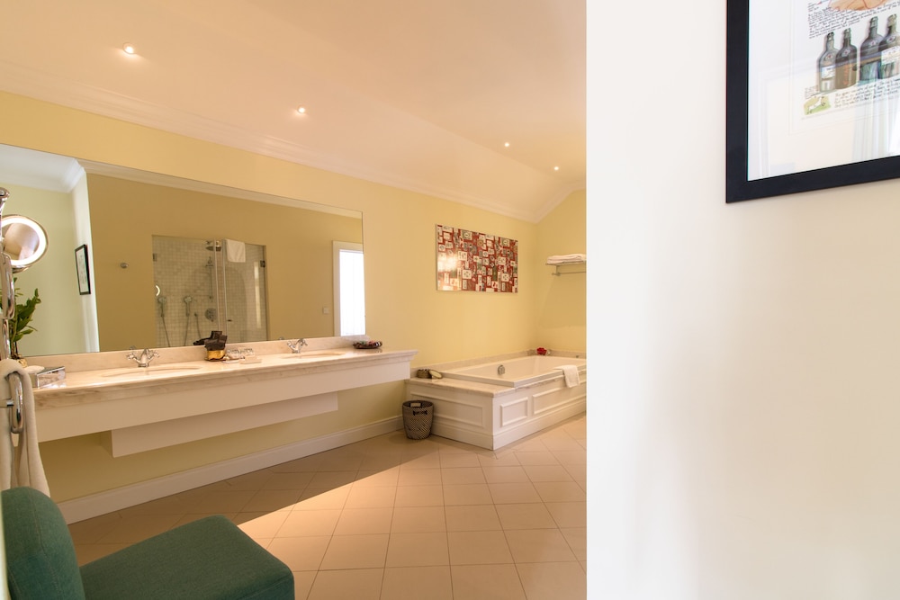 Master Suite Douro River View - Photo 16