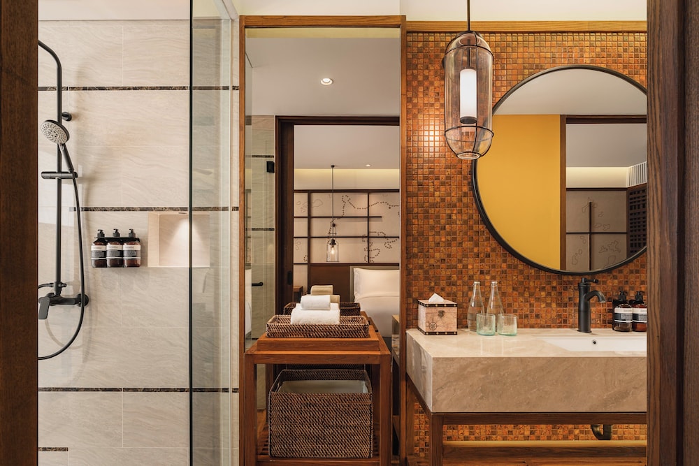 Premium Room, 1 King Bed, Ocean View (Outdoor Bathtub) - Photo 4