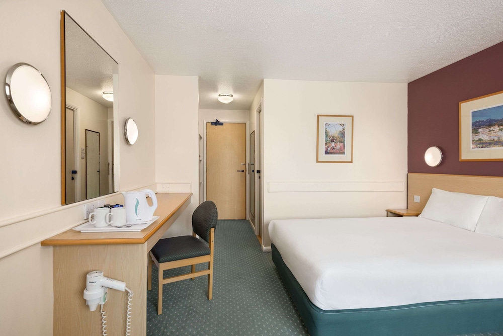 Room, 1 Double Bed, Non Smoking - Photo 3