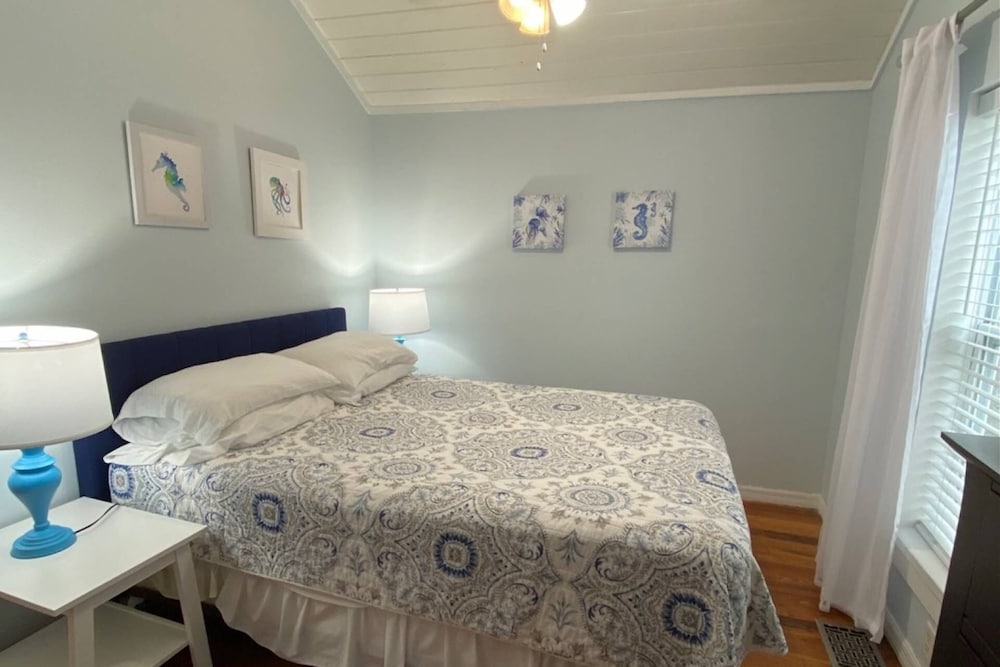Condo (Island Dreams Sunset Suite #3)