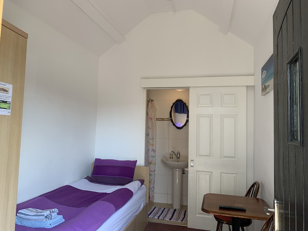 Single Room, Ensuite photo 1