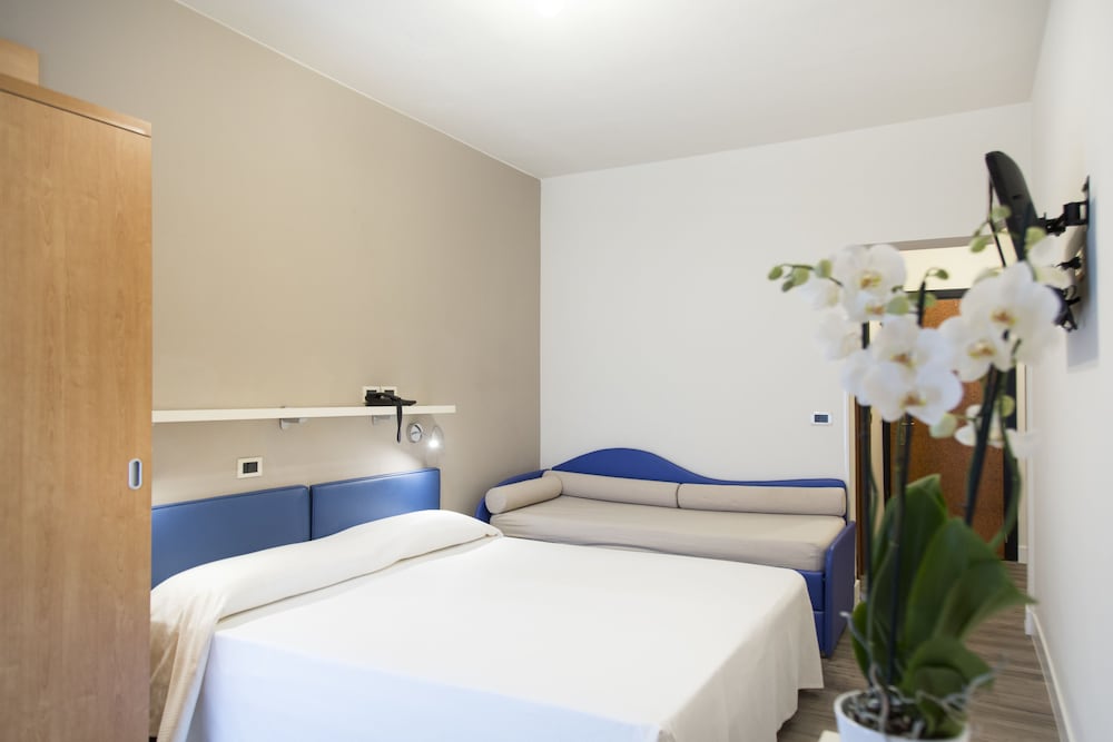Standard Room photo 2