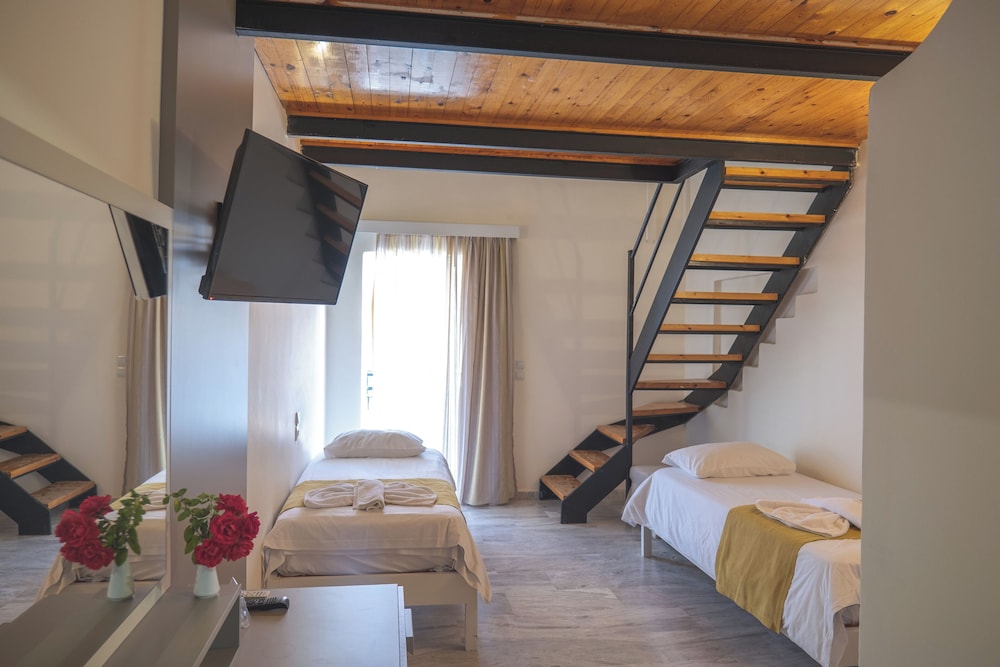 Comfort Duplex, 2 Bedrooms, Courtyard View
