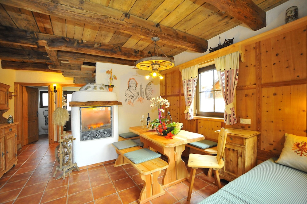 Traditional Apartment, 2 Bedrooms, Terrace, Mountain View (excl 130 EUR cleaning fee) photo 3