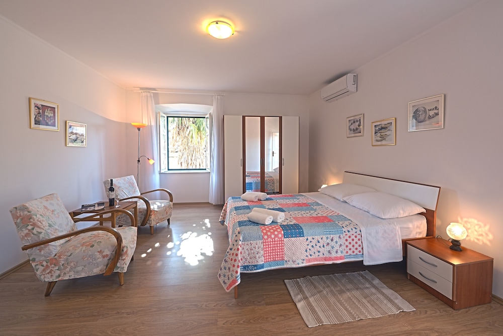 Apartment (Two Bedroom Apartment With Terrace An) photo 1
