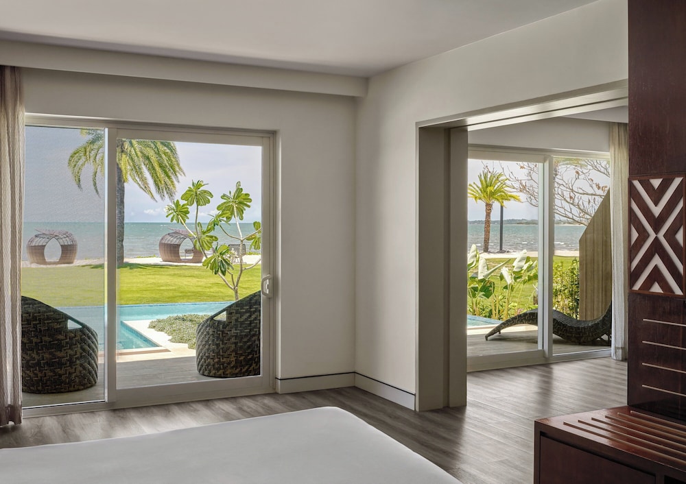 Suite, Pool Access, Ocean View (Crowne)