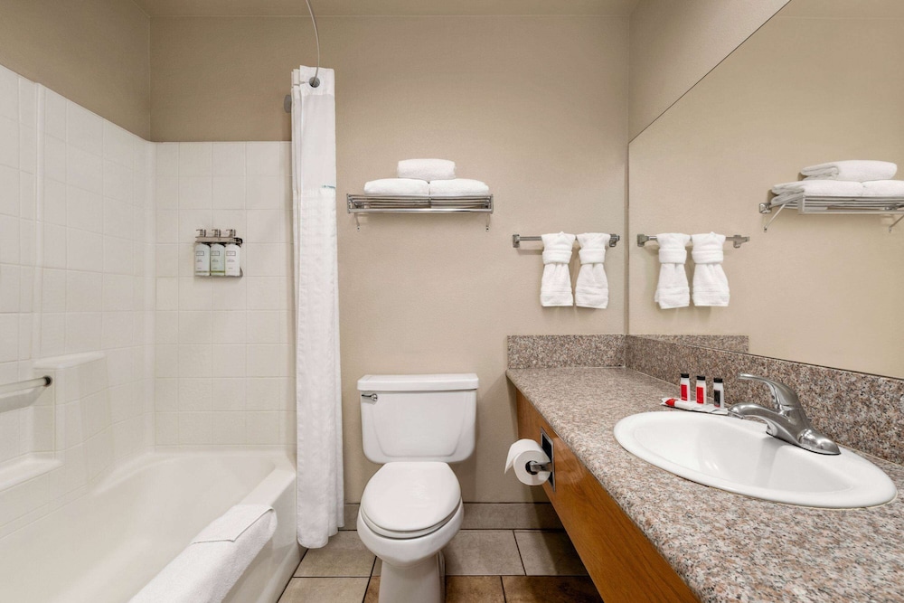 Superior Suite, Multiple Beds, Non Smoking - Photo 3