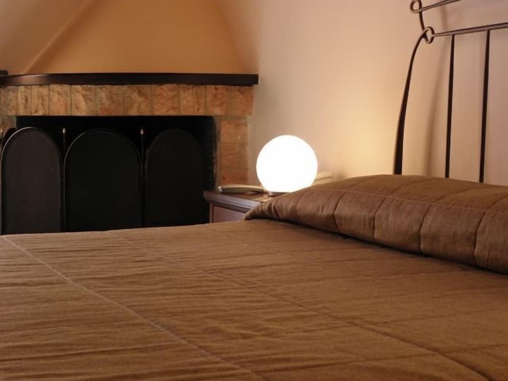 Superior Double Room, Fireplace photo 3