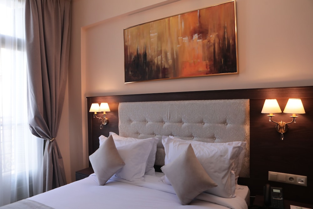 Classic Double Room, Balcony, City View